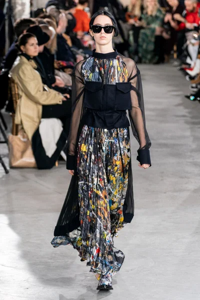 Look 16